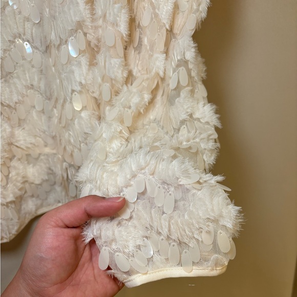 SANS SOUCI Sequin Long Sleeves Top - Picture 6 of 6